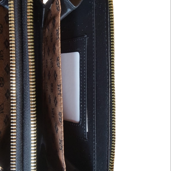 Leather wallet Black women Wristlet Purse Clutch round zipper Charis Ma - Picture 7 of 14